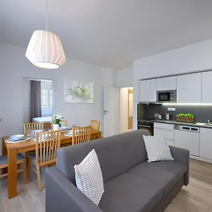 https://downtown-suites-belohorska.praguehotelsweb.com
